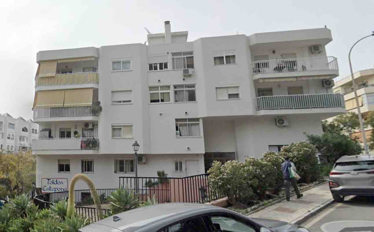 Inmueble en Piso-El Cerrito-Estepona (Málaga)+Suelo en Herrera (Sevilla)