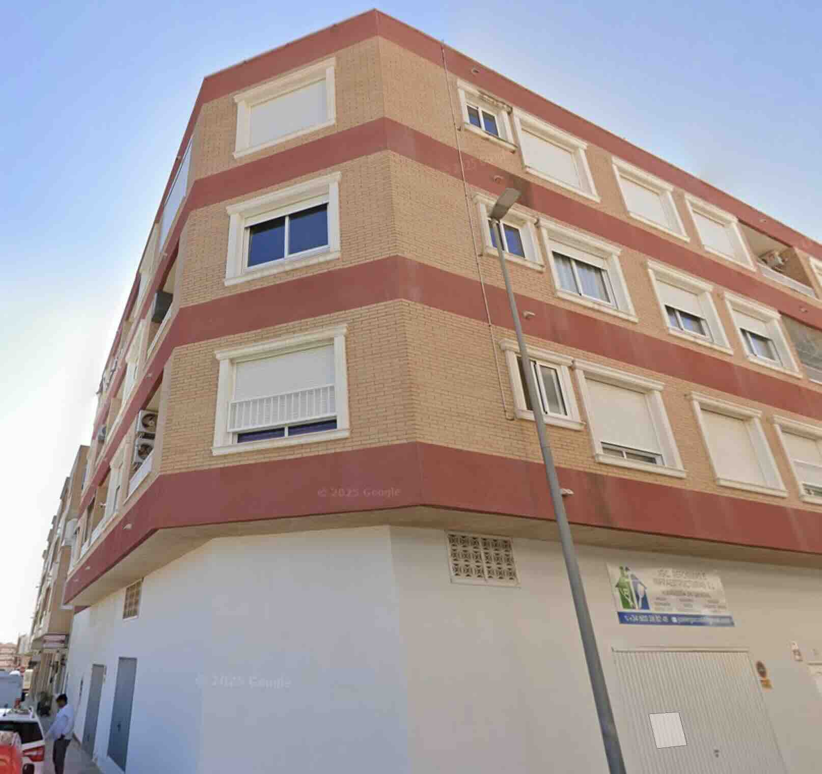CL MEDITERRANEO 6  LOS MONTESINOS (ALICANTE)