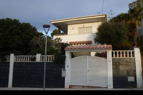 Casa en Calle Pirineus 73, Cunit